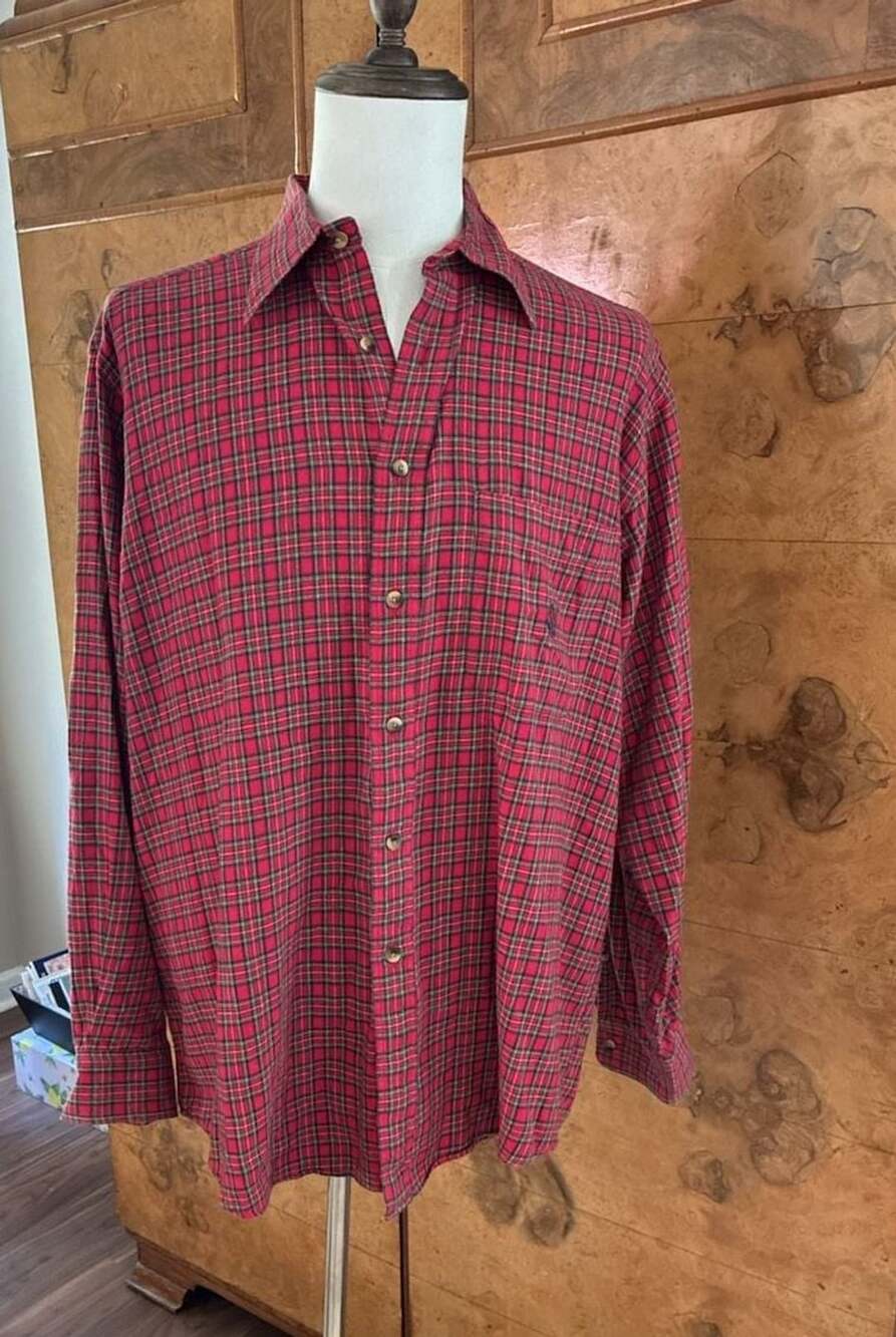 Nautica Plaid Flannel Shirt Size M Red Long Sleeve Button Down